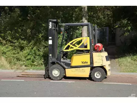 Gasoltruck 2003  Yale GLP25TF V2420 (3)