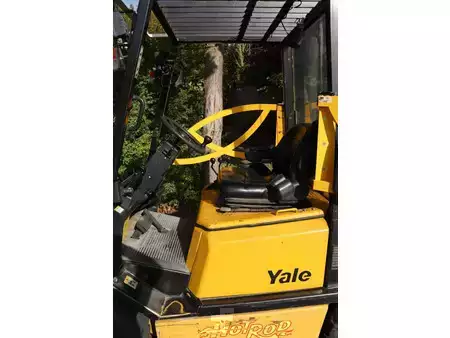Gasoltruck 2003  Yale GLP25TF V2420 (30)