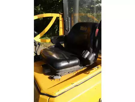 Gasoltruck 2003  Yale GLP25TF V2420 (31)