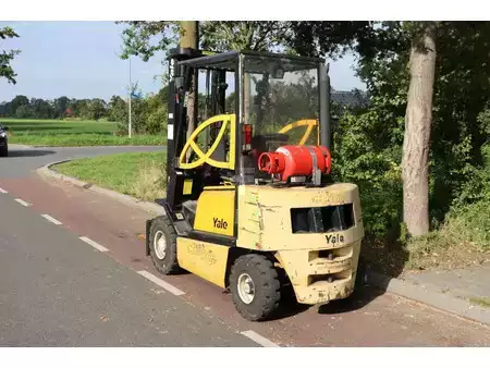 Gasoltruck 2003  Yale GLP25TF V2420 (4)