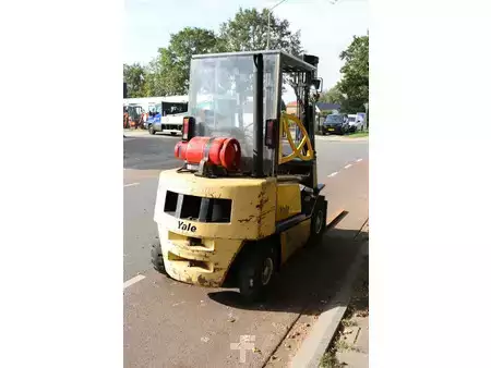 Gasoltruck 2003  Yale GLP25TF V2420 (6)