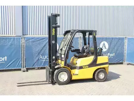 LPG heftrucks 2008  Yale GLP35VX-V2795 (1)