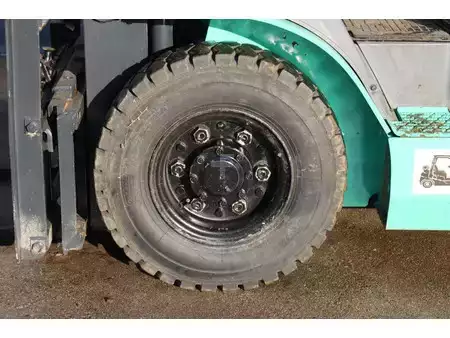 Gasoltruck 2005  Mitsubishi FGE25T (15)