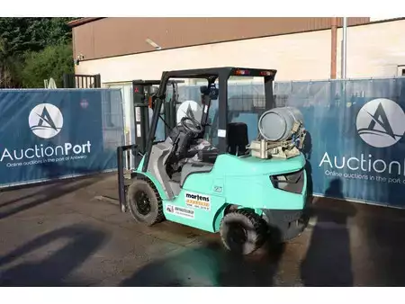 Gasoltruck 2005  Mitsubishi FGE25T (3)
