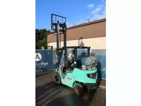 Gasoltruck 2005  Mitsubishi FGE25T (32)