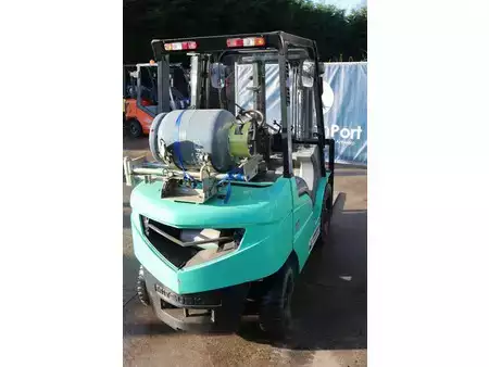 Gasoltruck 2005  Mitsubishi FGE25T (5)
