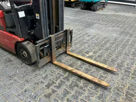 Elektromos 4 kerekű 2009  Yale ERP16ATF (SWB) E2380 (7)