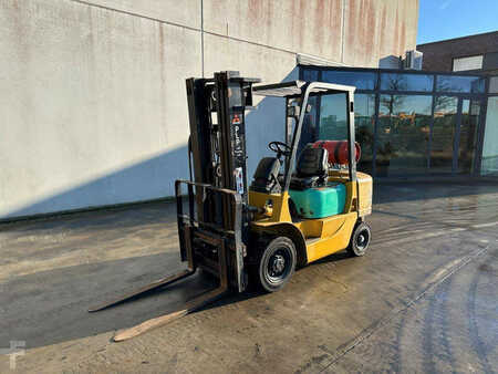 Chariots élévateurs GPL 1999  CAT Lift Trucks GP25K (1)