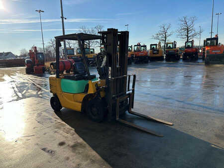Chariots élévateurs GPL 1999  CAT Lift Trucks GP25K (2)