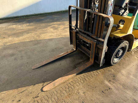 Chariots élévateurs GPL 1999  CAT Lift Trucks GP25K (7)