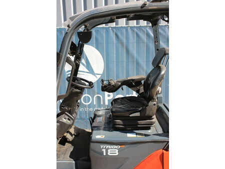 Elektro čtyřkolový VZV 2016  Toyota 8FBEK18T (22)