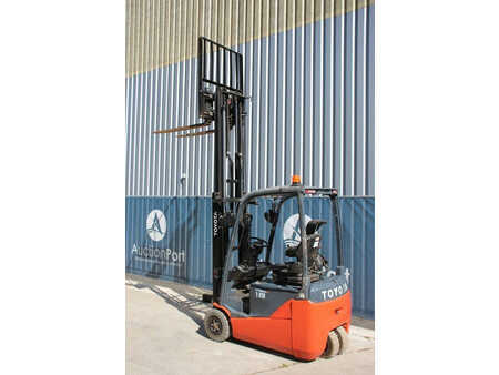 Elektro čtyřkolový VZV 2016  Toyota 8FBEK18T (32)