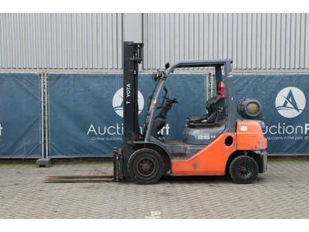 Treibgasstapler 2012  Toyota 02-8FGF25 (2)