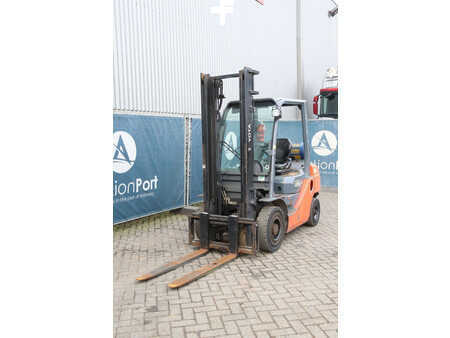 Treibgasstapler 2012  Toyota 02-8FGF25 (9)