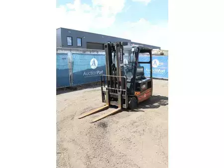 Chariots électriques à 4 roues 2011  Doosan B15T-5 (9)