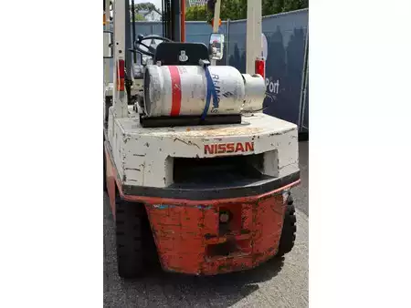 Gas truck 1998  Nissan PH02A-25U (17)