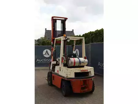 Gas truck 1998  Nissan PH02A-25U (4)