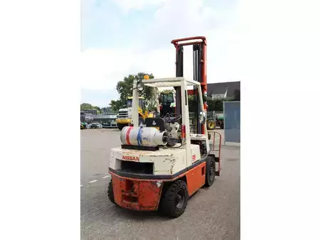 Gas truck 1998  Nissan PH02A-25U (6)