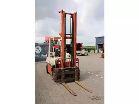 Gas truck 1998  Nissan PH02A-25U (7)