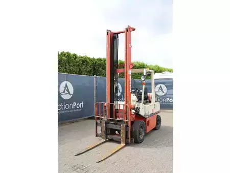Gas truck 1998  Nissan PH02A-25U (9)