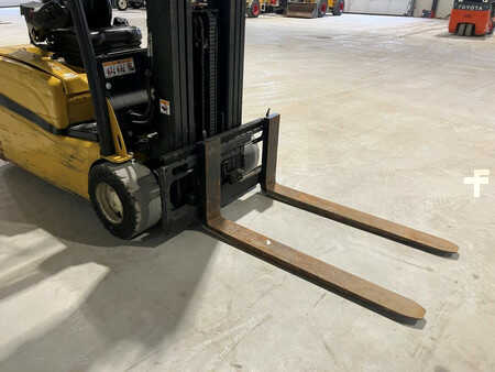 Chariots électriques à 4 roues 2015  Yale ERP18VT LWB E2030 (7)