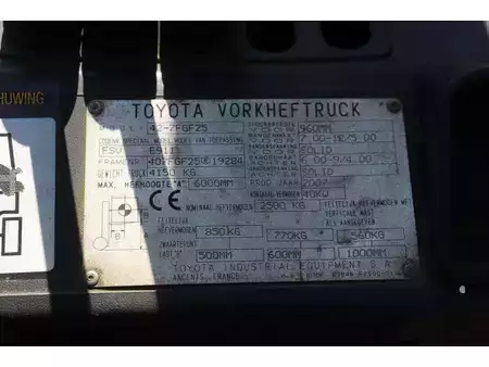 Nestekaasutrukki 2007  Toyota 42-7FGF25 (27)