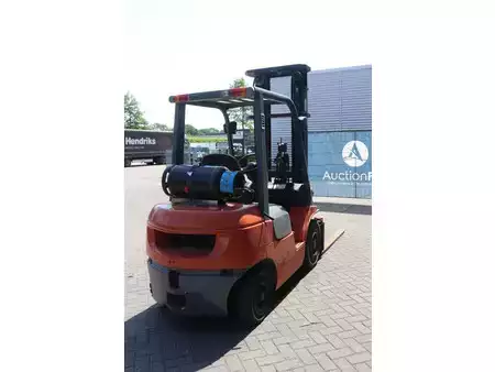 Nestekaasutrukki 2007  Toyota 42-7FGF25 (6)