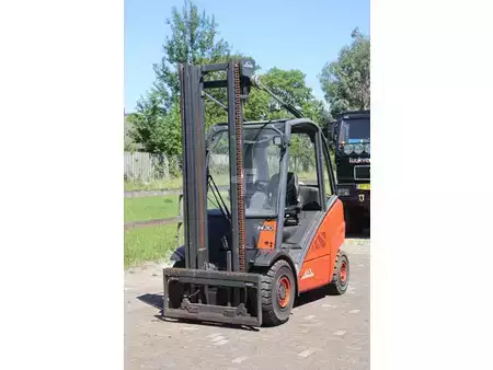 Chariots élévateurs diesel - [div]  (9)
