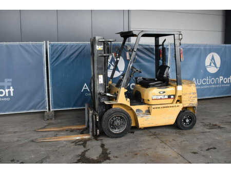 Diesel Forklifts 1999  CAT DP25 (1)