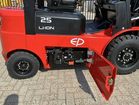 4 Wheels 2025  EP Equipment EFL252X (7)