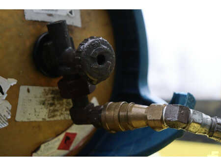 Carretilla elevadora GLP 2010  Hyster H8.0FT (22)