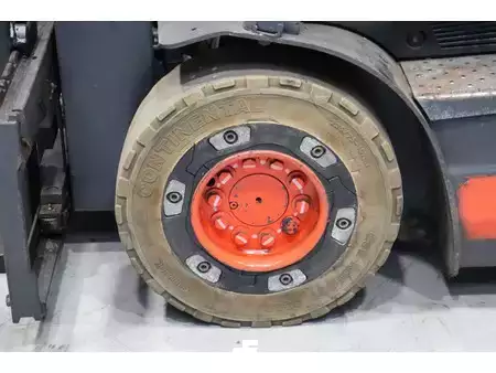 Elektrisk- 4 hjul 2012  Linde E25L-01 (15)