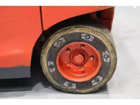 Elektrisk- 4 hjul 2012  Linde E25L-01 (16)