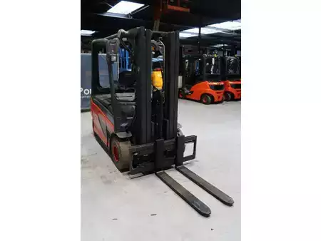 Elektrisk- 4 hjul 2012  Linde E25L-01 (7)