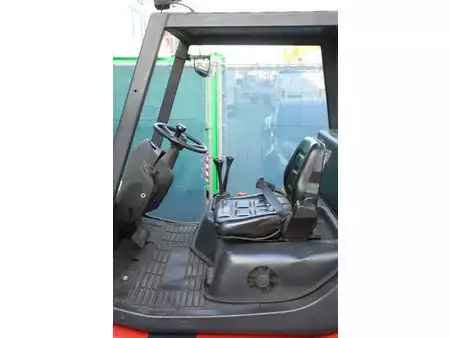 Carrelli elettrici 4 ruote 1993  Linde E35P (20)