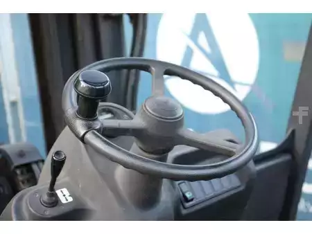 Carrelli elettrici 4 ruote 1993  Linde E35P (23)