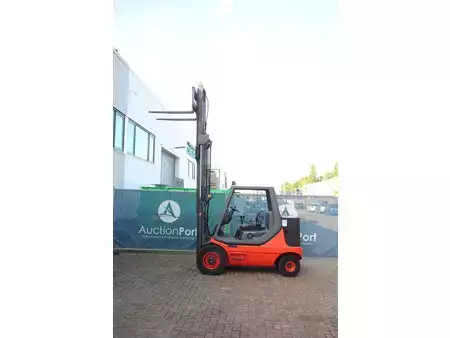 Carrelli elettrici 4 ruote 1993  Linde E35P (29)