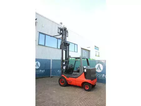 Carrelli elettrici 4 ruote 1993  Linde E35P (30)