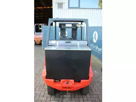 Carrelli elettrici 4 ruote 1993  Linde E35P (4)