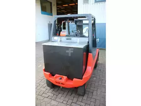 Carrelli elettrici 4 ruote 1993  Linde E35P (5)