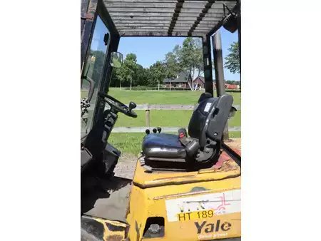 Chariots élévateurs diesel 2003  Yale GDP25TF (19)