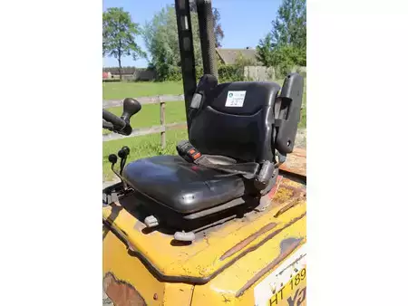Chariots élévateurs diesel 2003  Yale GDP25TF (20)