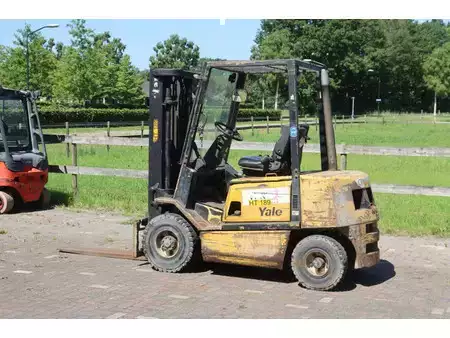Chariots élévateurs diesel 2003  Yale GDP25TF (3)
