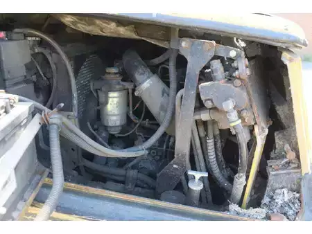 Chariots élévateurs diesel 2003  Yale GDP25TF (30)