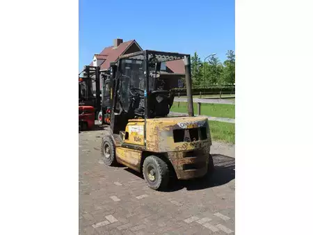 Chariots élévateurs diesel 2003  Yale GDP25TF (4)