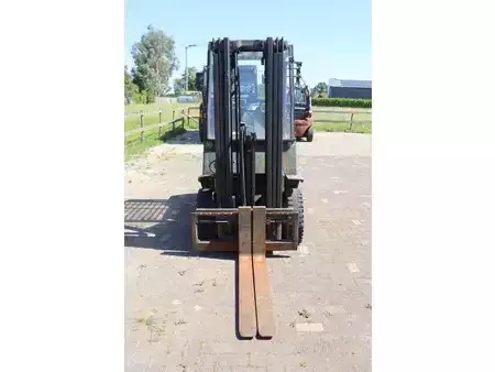 Chariots élévateurs diesel 2003  Yale GDP25TF (8)