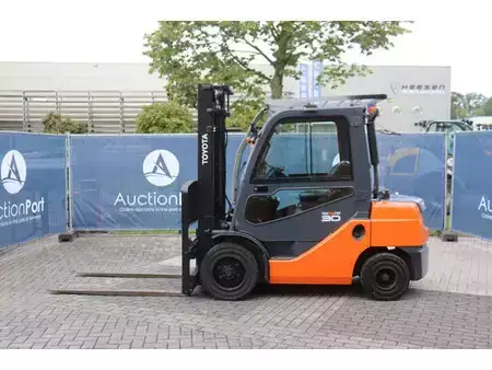 Carrelli elevatori diesel 2020  Toyota 02-8FDF30 (2)