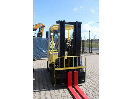 Chariots élévateurs diesel 2021  Hyster H2.5UT (6)