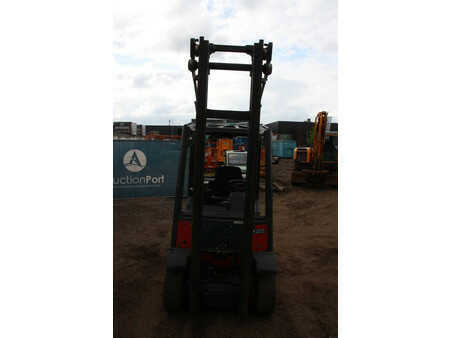 Terénní vysokozdvižný vozík 2013  Linde H25T (10)