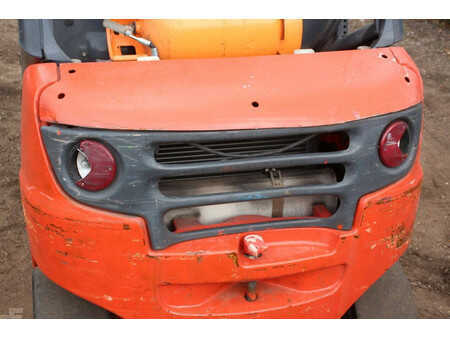 Terénní vysokozdvižný vozík 2013  Linde H25T (15)